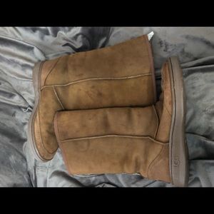 UGG 4023 AA 87W Tribal Embroidery